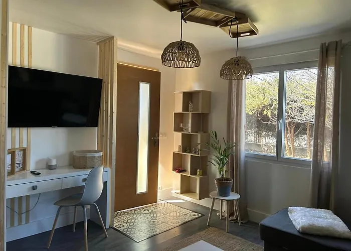 Holiday home La Salamandre De L Olivier - Le Laurier *